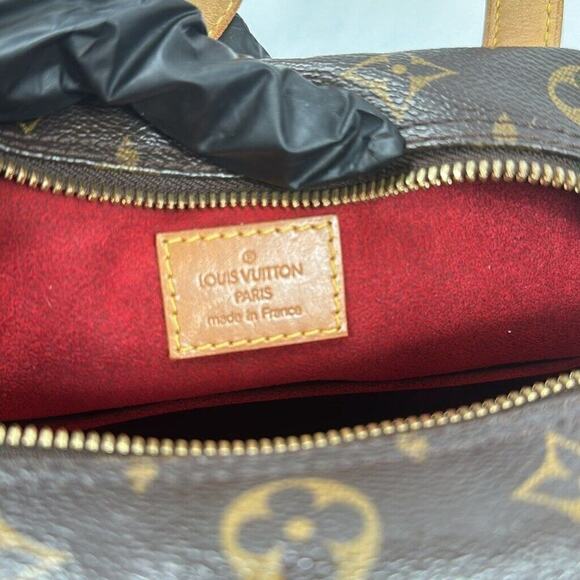 Guaranteed Authentic Louis Vuitton Excentri-Cité Monogram Canvas Top Handle Bag - Picture 13 of 16